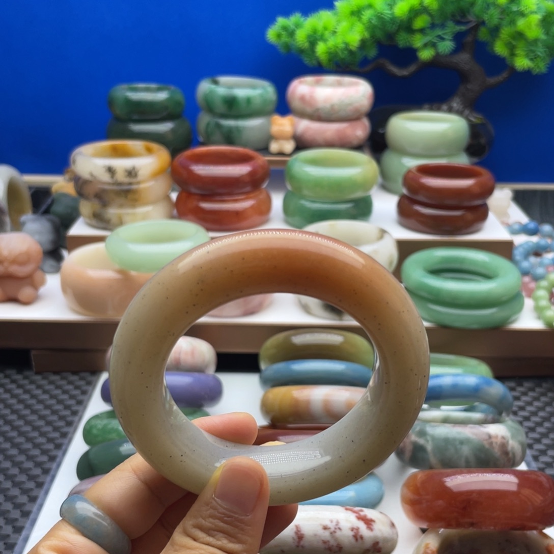 石英质玉未镶嵌手镯