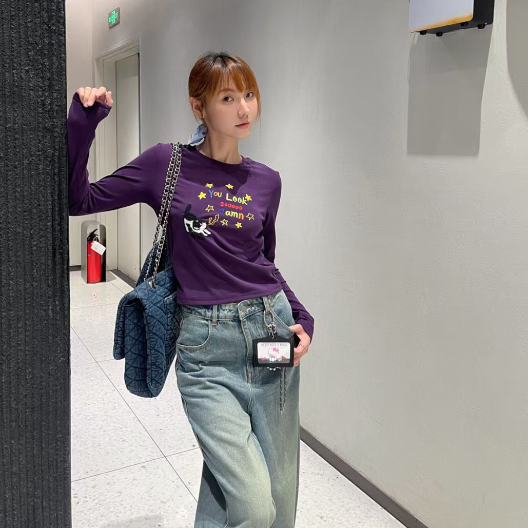 （南油娜姐）2025秋冬新款：摩卡卡星星猫刺绣字母小版长袖T恤25288