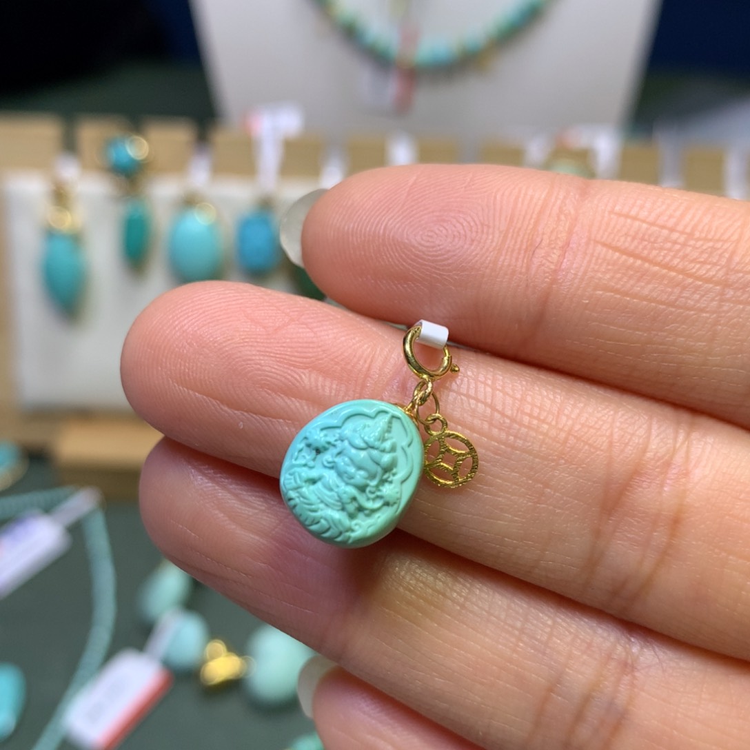 绿松石挂件18K金镶嵌