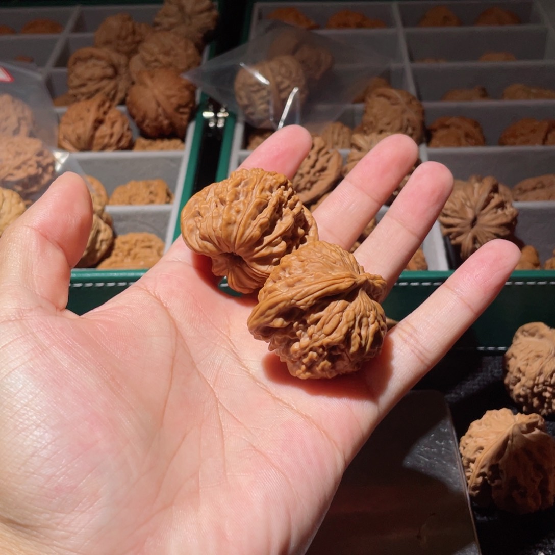 桃核把件青****轻42+全品平谷一代楼