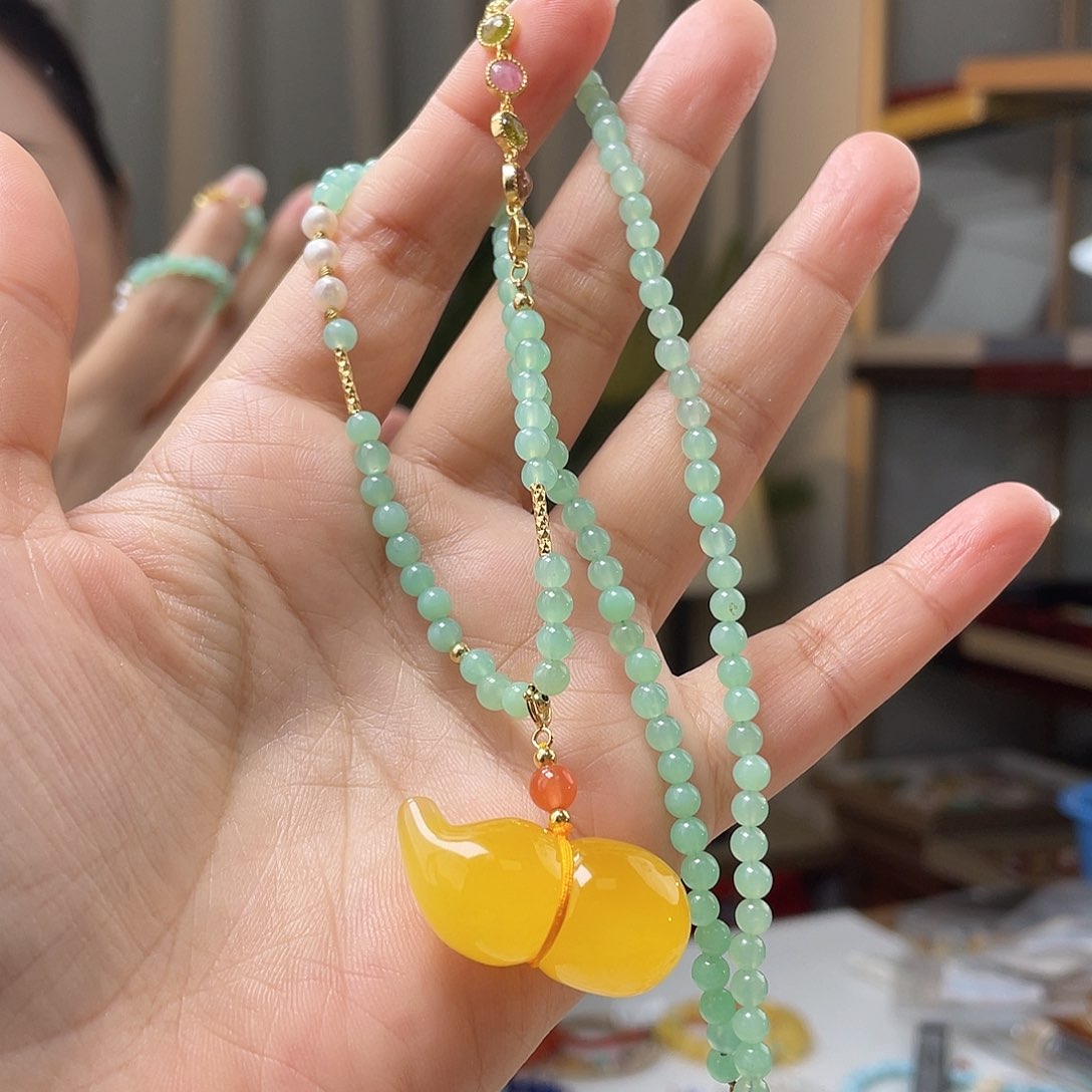 琥珀裸石未镶嵌蜜蜡吊坠