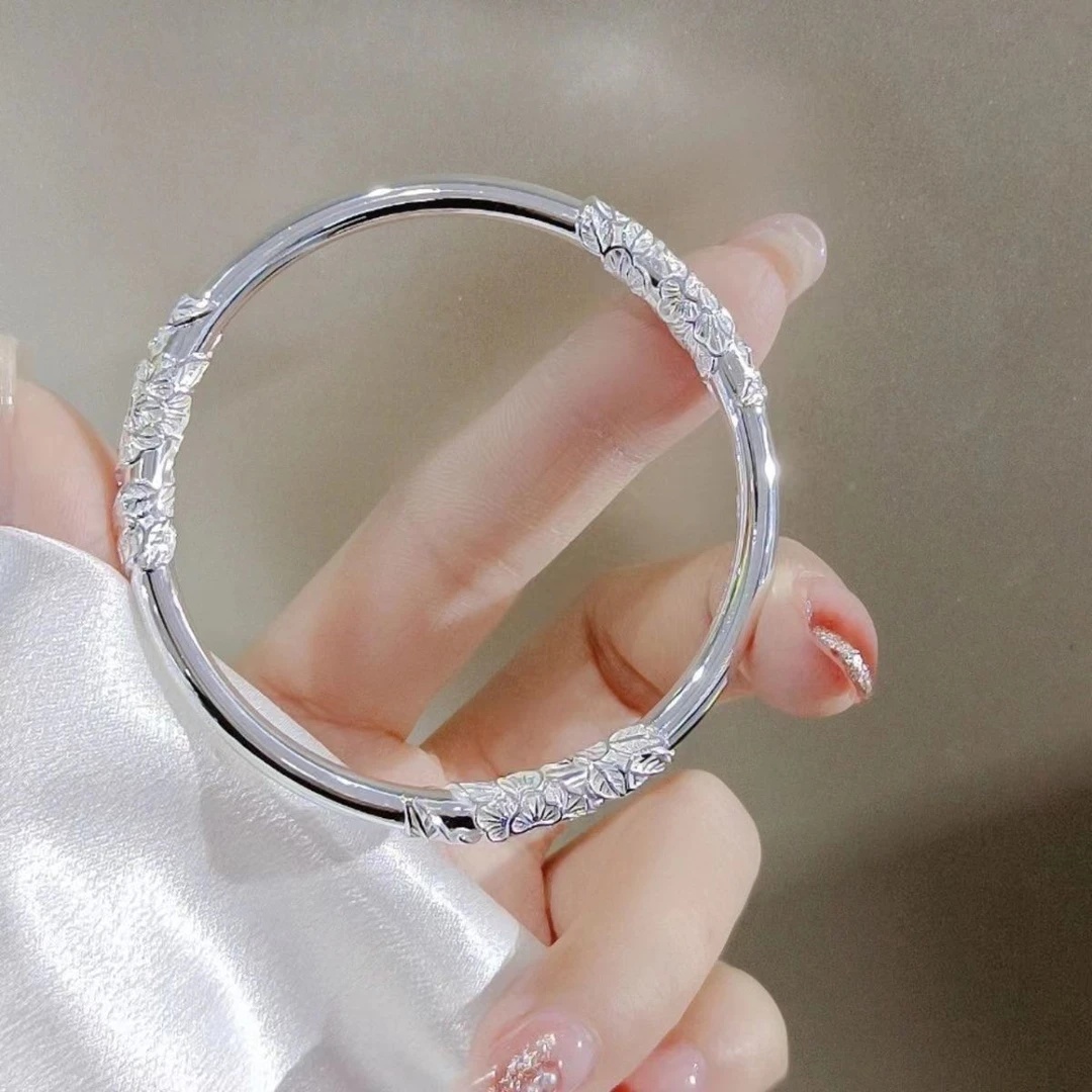 B45【约32g6N】999.9银实心莲花实心亮面闭口镯