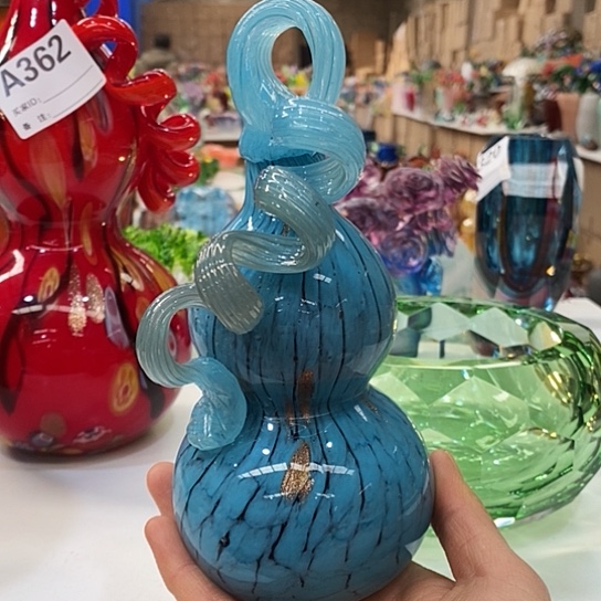 琉璃葫芦高19厘米宽9厘米