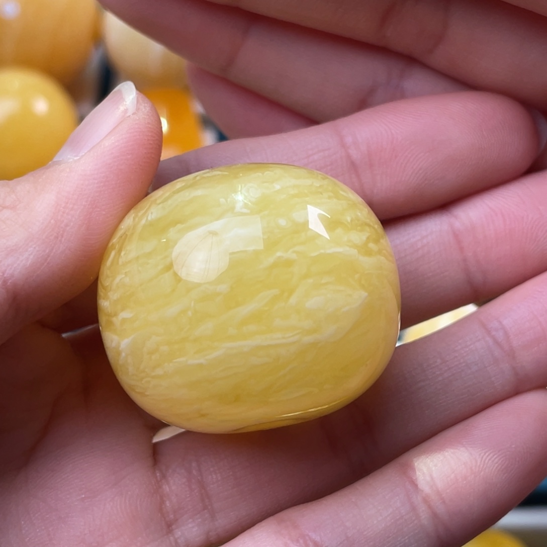 蜜蜡未镶嵌珠宝奇石微瑕直径34mm