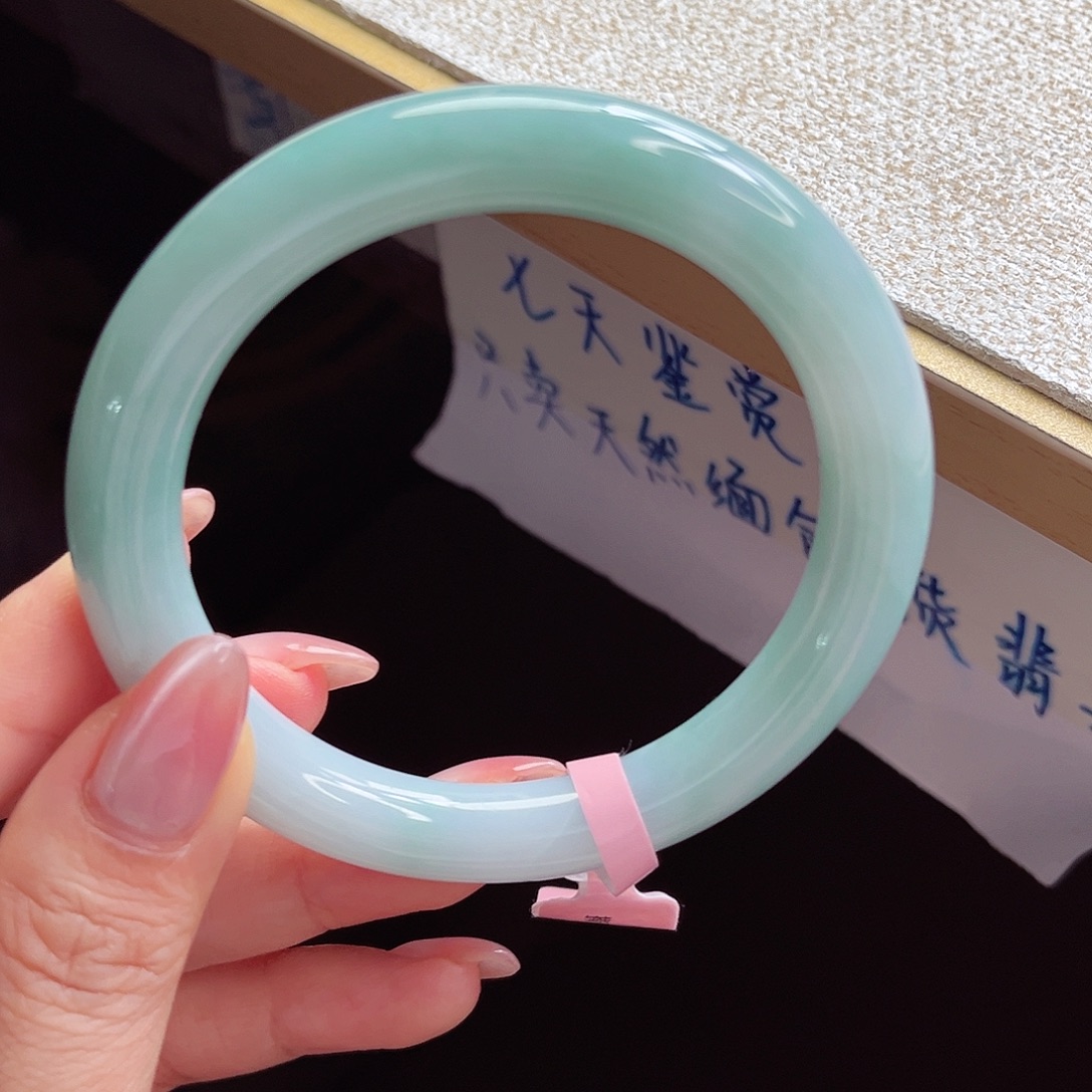 翡翠未镶嵌手镯手镯