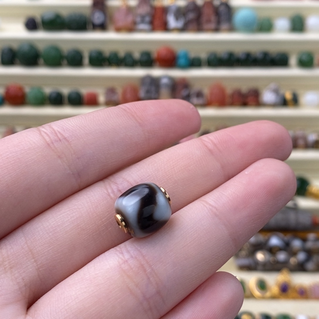 玛瑙/玉髓18K金镶嵌颈饰