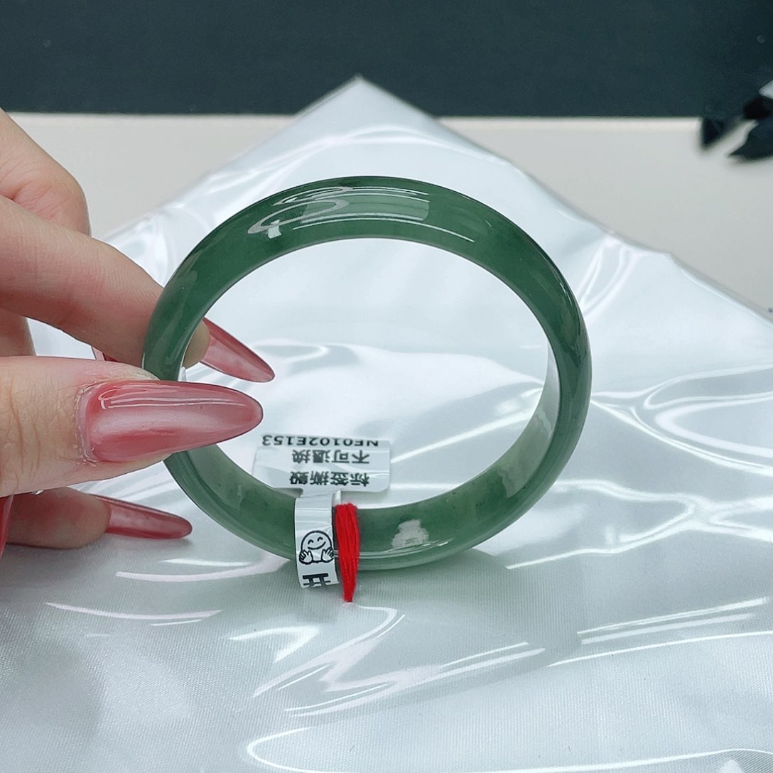 翡翠手镯未镶嵌正57.6