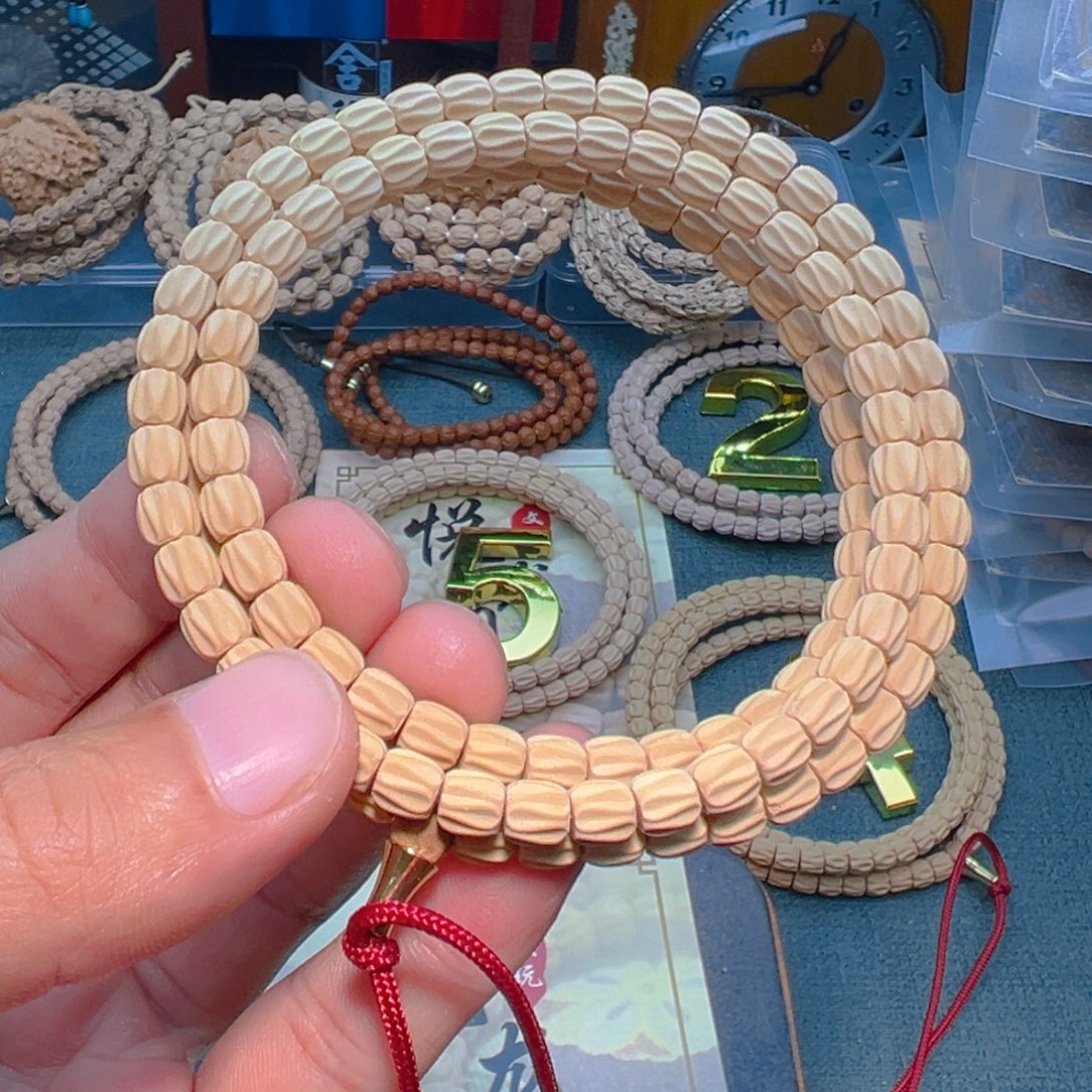 陈***。柏香籽/百香籽吊坠
