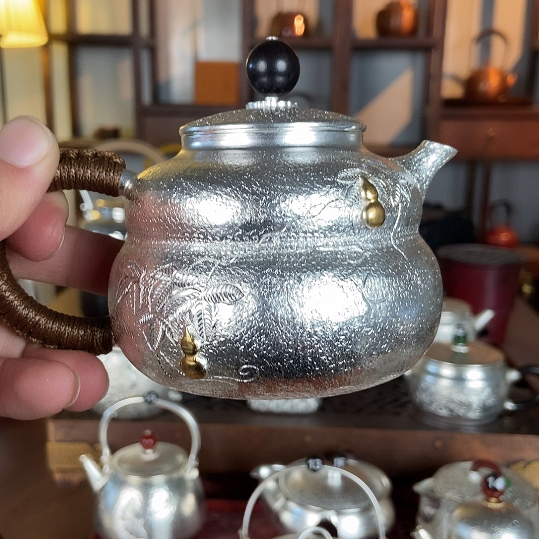 良***亿纯手工制作铜底银衣然茶壶