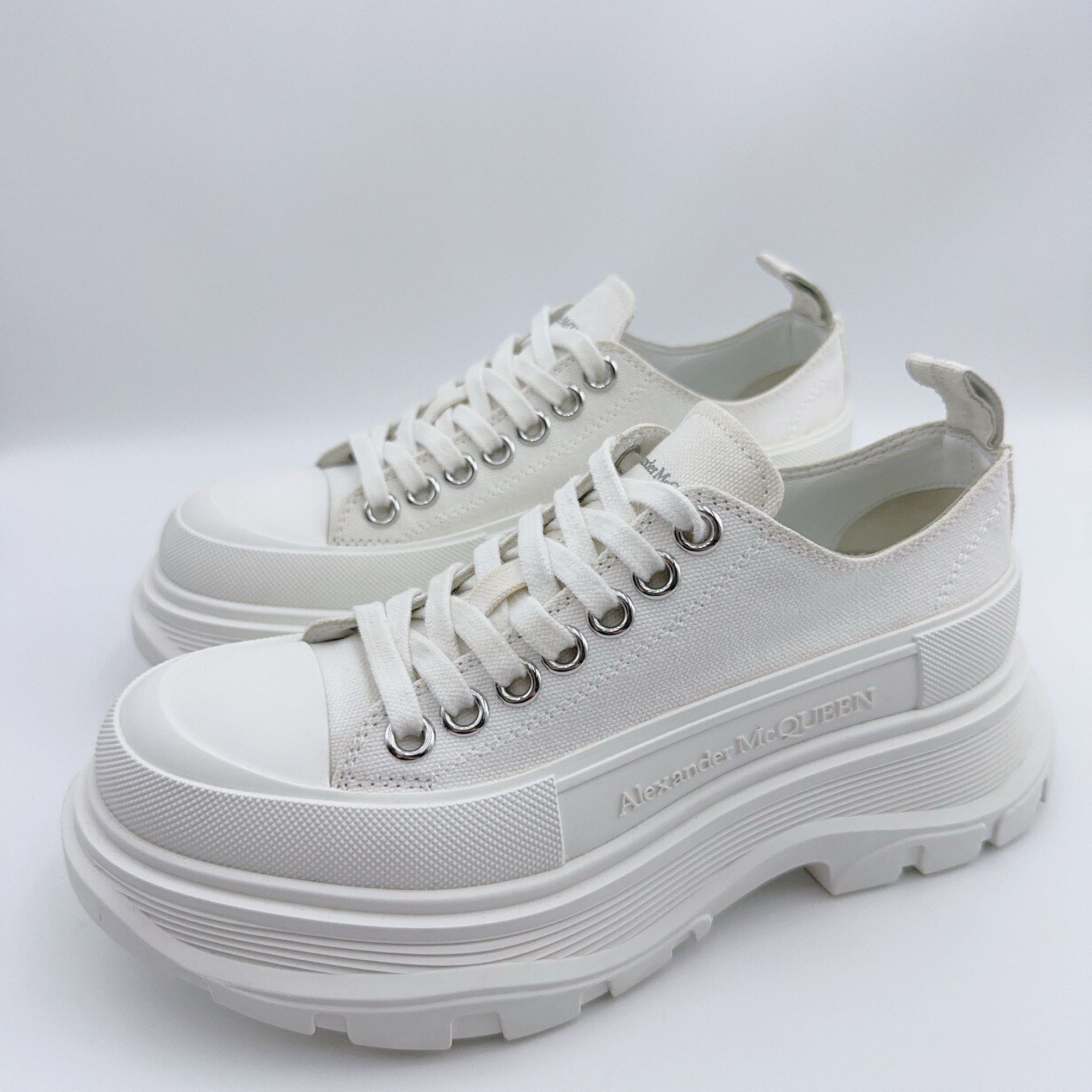 95新 Alexander McQueen/亚历山大·麦昆 35码/白色帆布鞋/01665