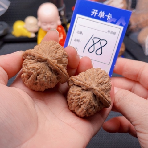 文玩核桃把件41白狮子全 188