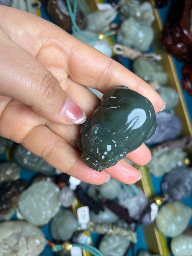 和田玉貔貅吊坠感觉