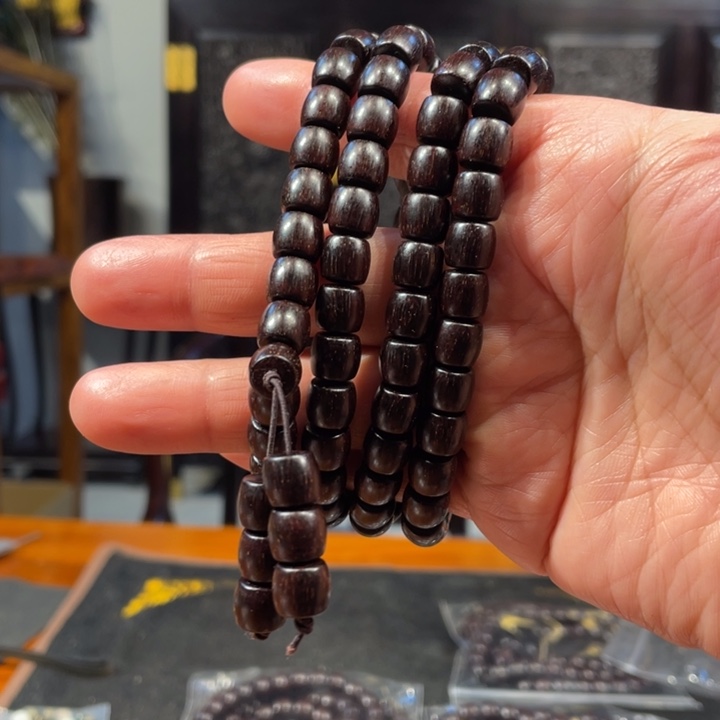 檀香紫檀（小叶紫檀）0.9的直切108颗的