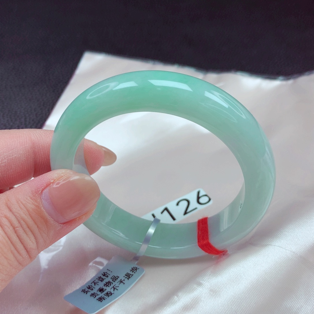 翡翠手镯未镶嵌手镯88