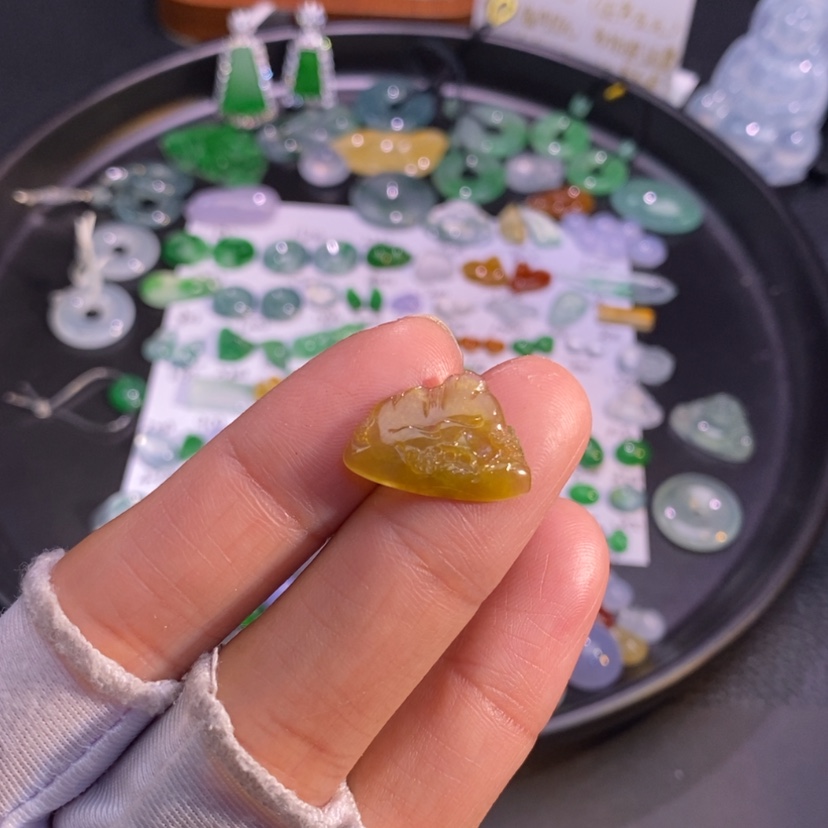 【闪购商品】翡翠挂件未镶嵌牌