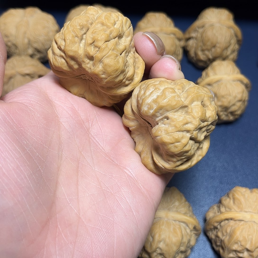 文玩核桃吊坠哇哇哇