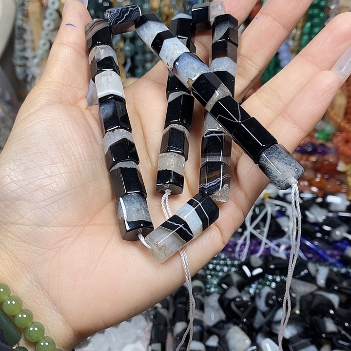 滕***g玛瑙/玉髓未镶嵌珠宝半成品