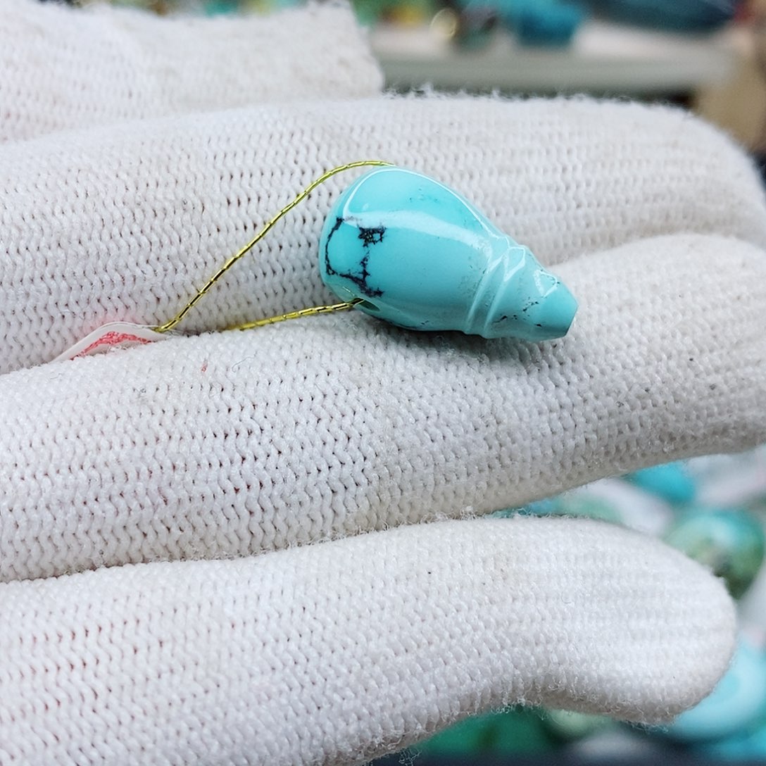 绿松石颈饰未镶嵌