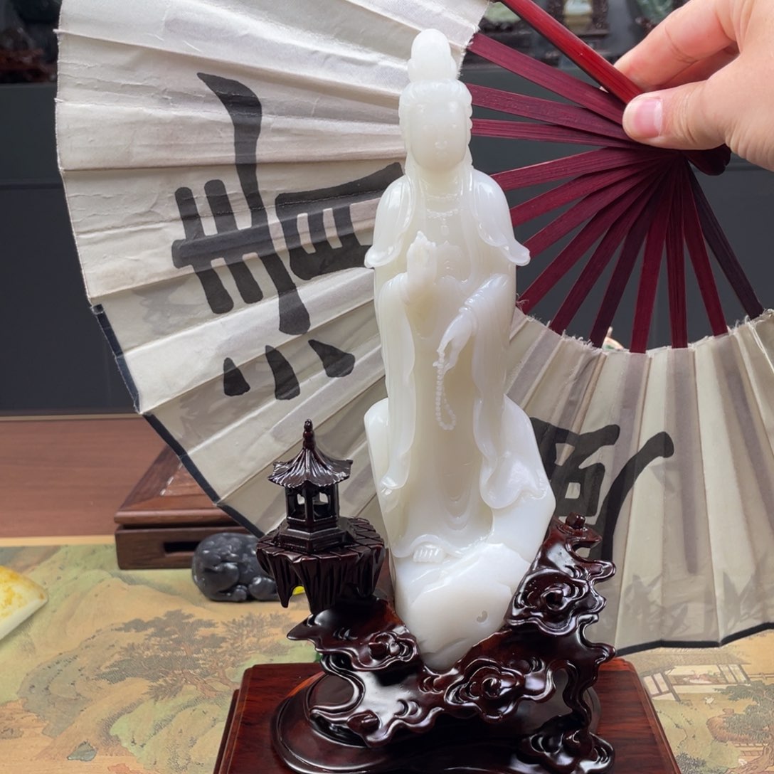 未镶嵌和田玉摆件和田玉观音摆件