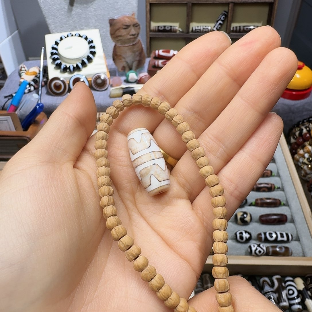 玛瑙/玉髓颈饰未镶嵌丶****?