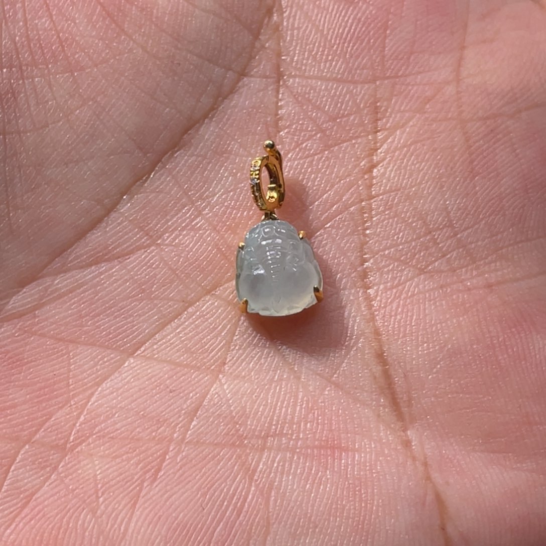 颈饰18K金镶嵌翡翠吊坠