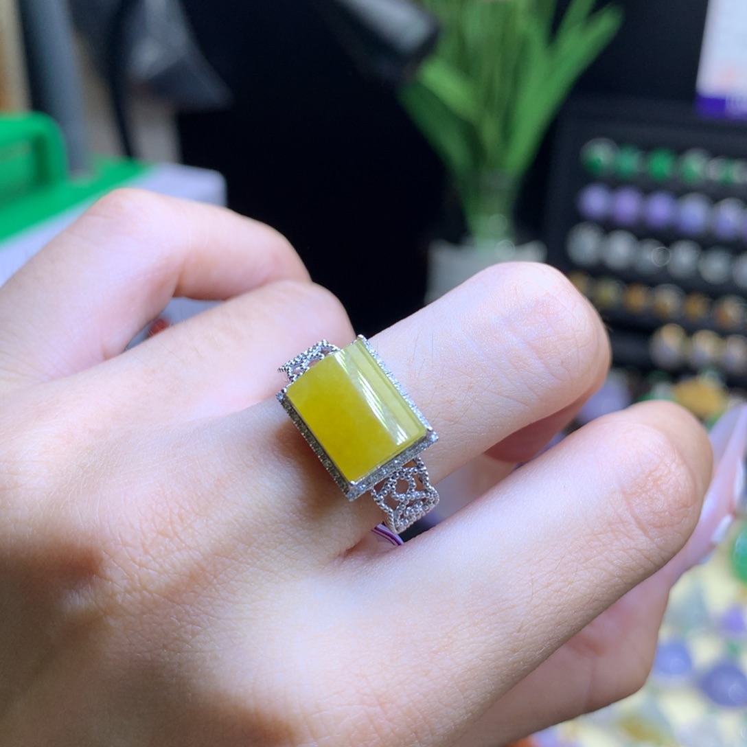 翡翠18K金镶嵌颈饰天然