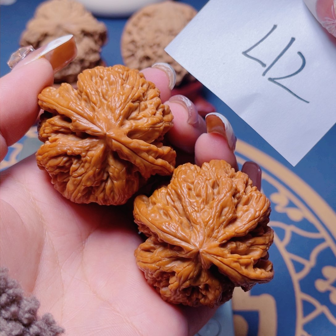 文玩核桃把件粗筋48