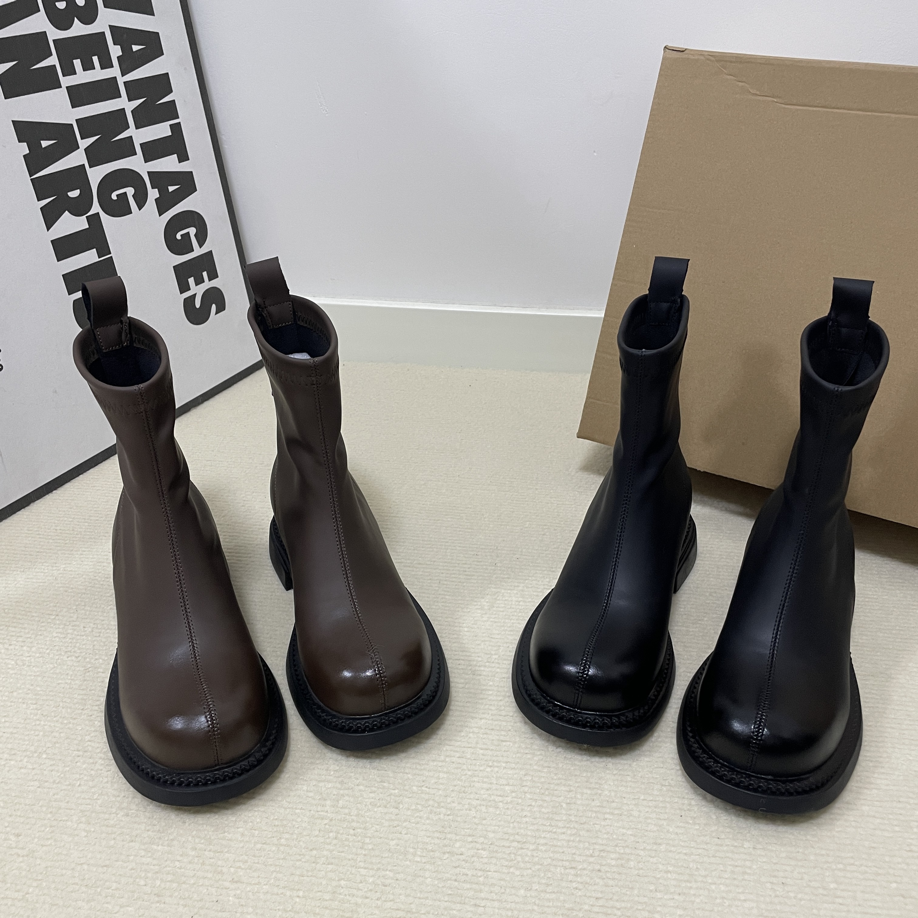 高个子显瘦马丁靴大码平底短靴薄底裸鞋2025新款秋季加绒女靴哑光