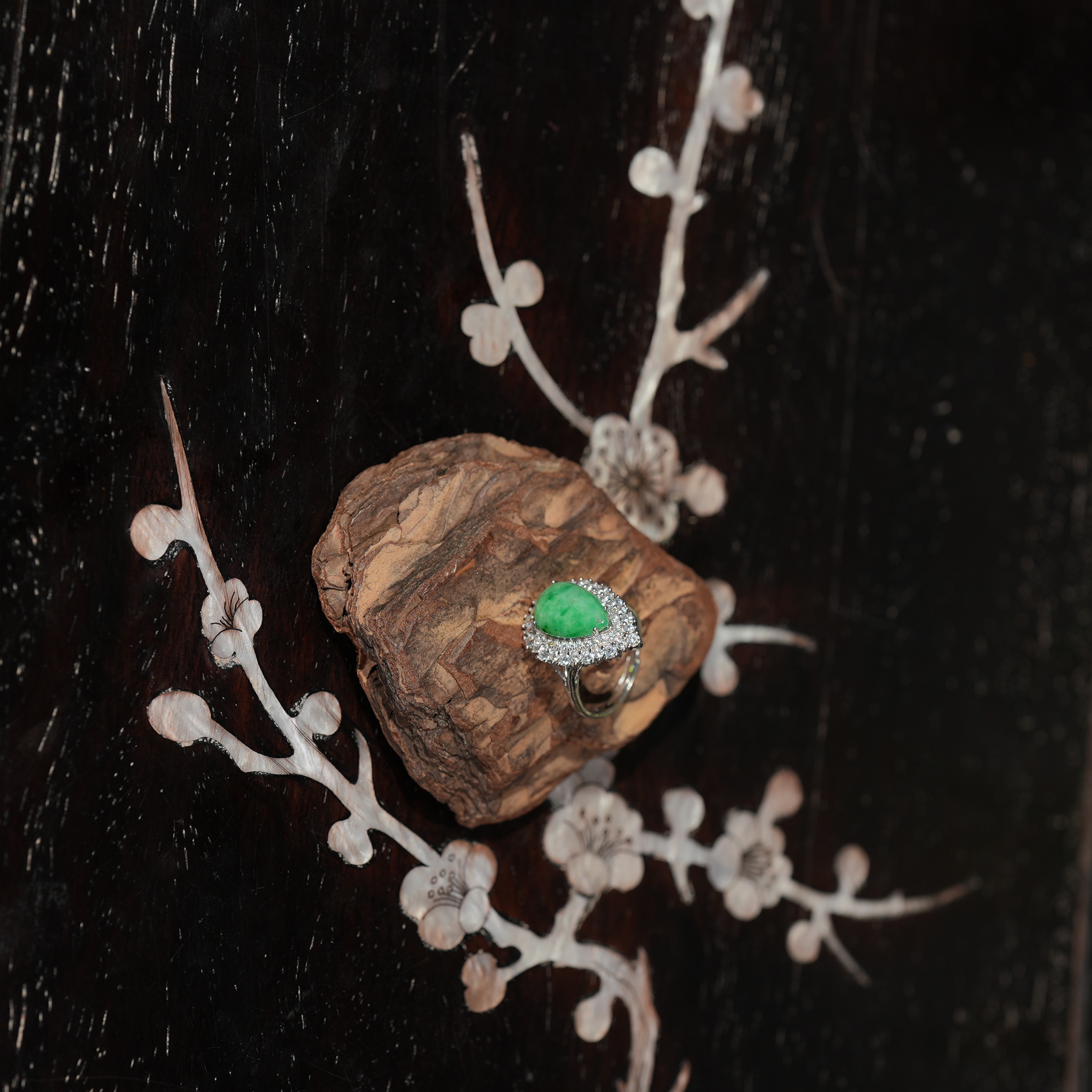 1.5香港王老板-翡翠镶嵌戒指3y596