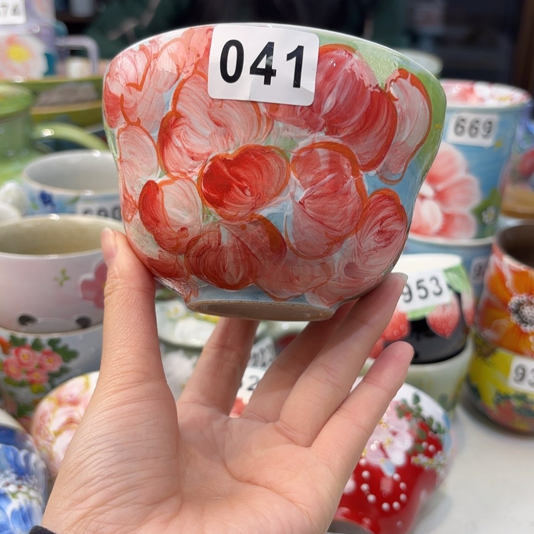 瓷片兔兔。兔兔好帅