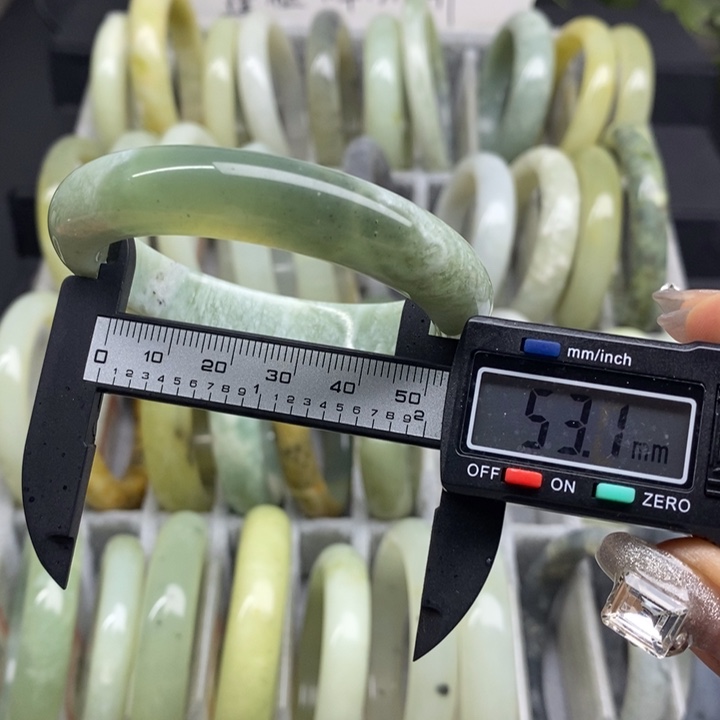 蛇纹石玉手镯698未镶嵌