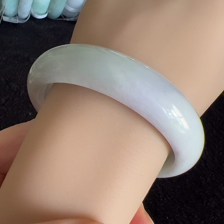 翡翠未镶嵌手镯编号97036圈口58.8