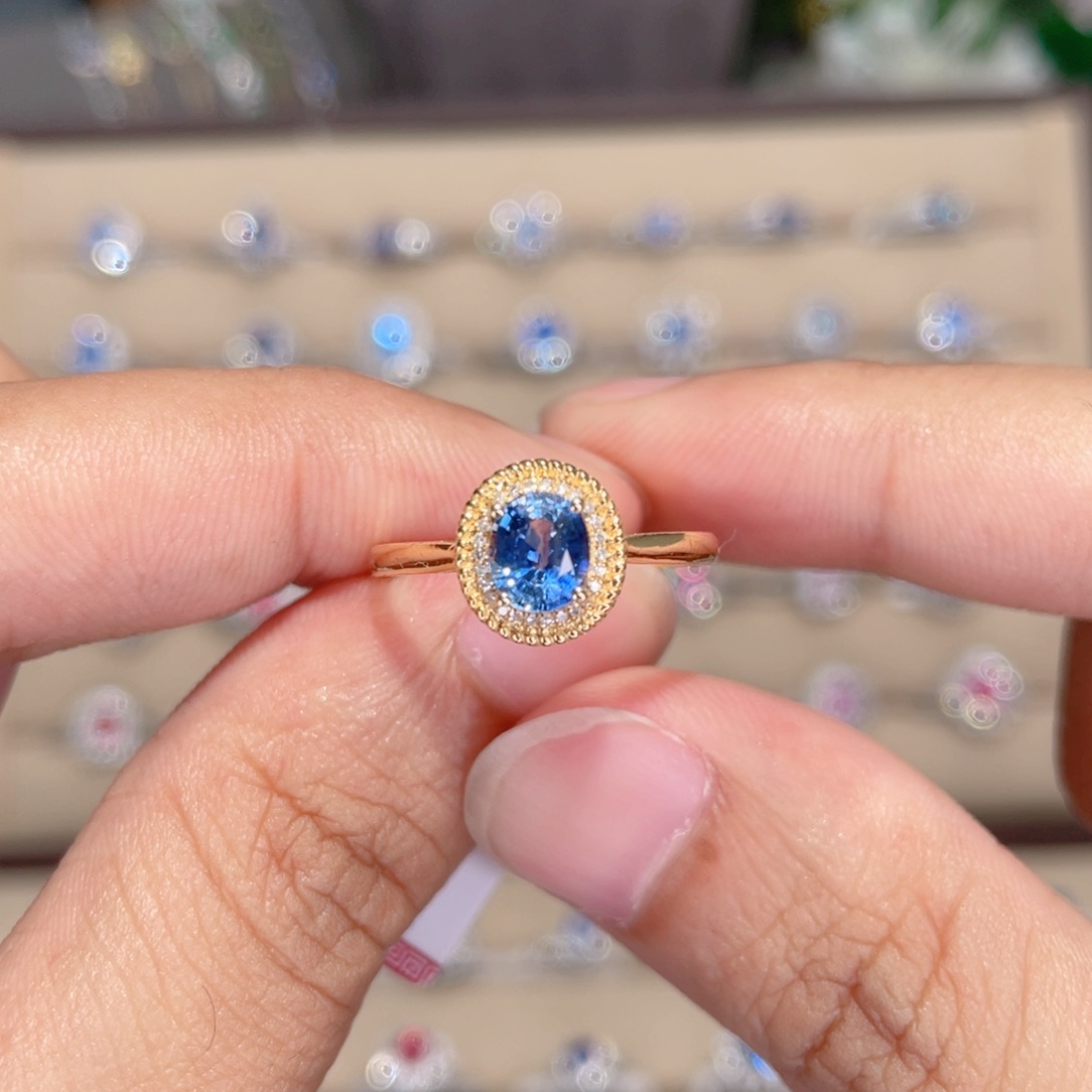 蓝宝石戒指18K金镶嵌1ct 