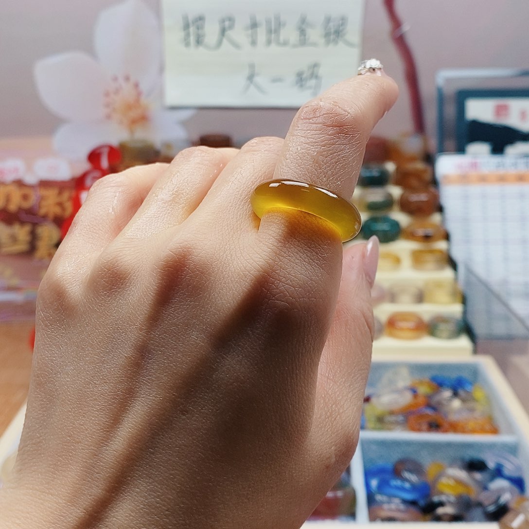 玛瑙/玉髓戒指未镶嵌依***花