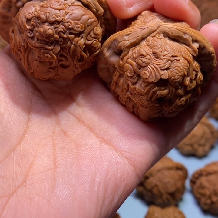 【闪购商品】核桃手串/手链H***华狮虎兽雕