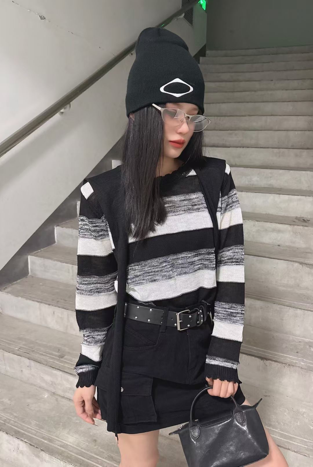 设计感小众针织衫女2025新款韩系穿搭上衣秋季休闲条纹毛衣薄款