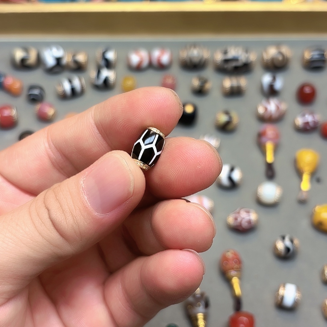 人****玛瑙/玉髓未镶嵌隔㻧