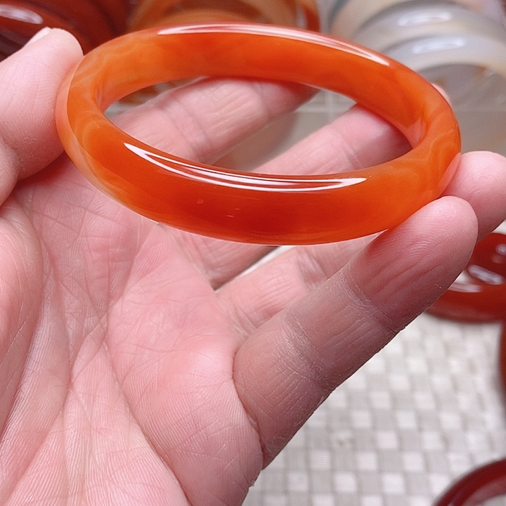 玛瑙/玉髓手镯未镶嵌