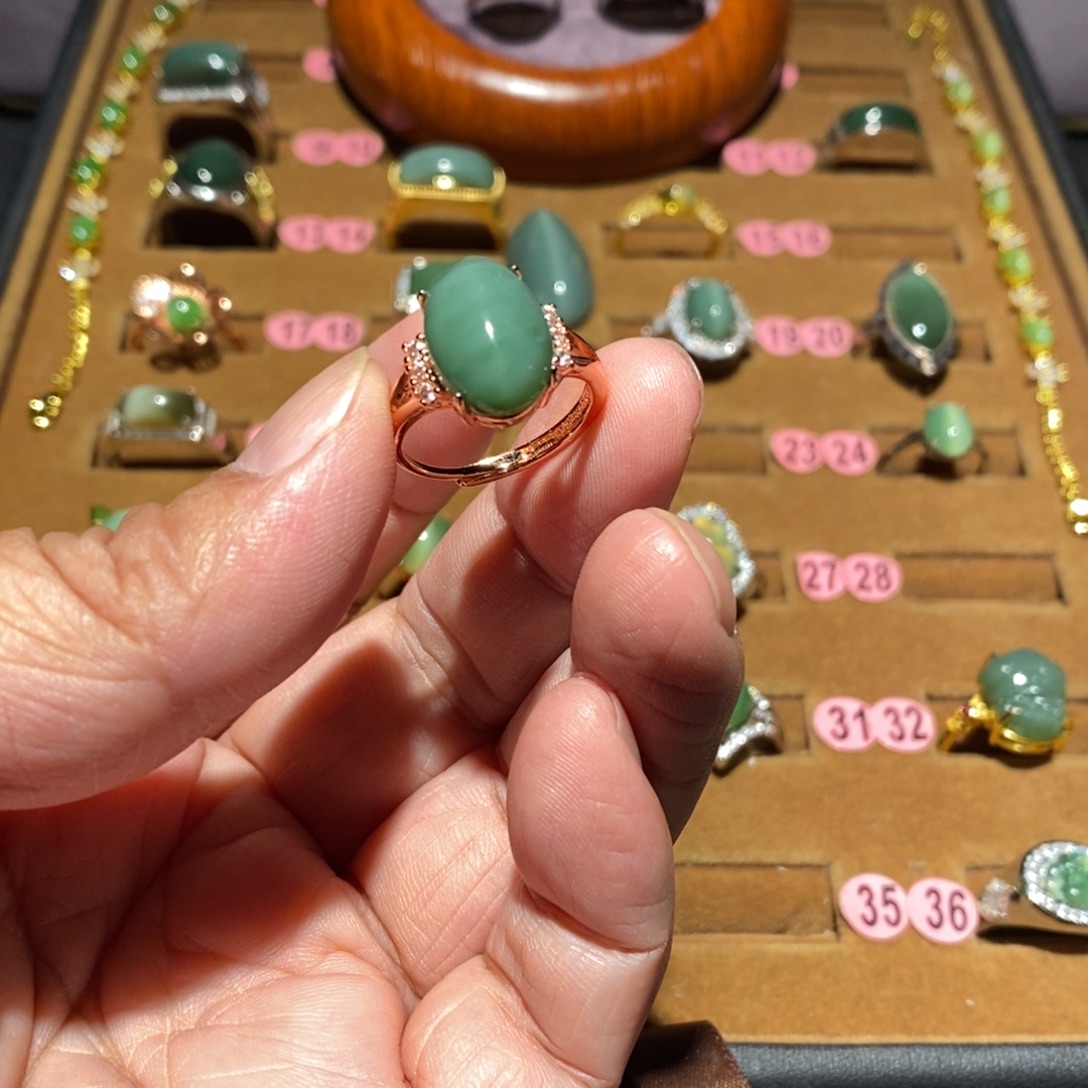 和田玉未镶嵌戒指