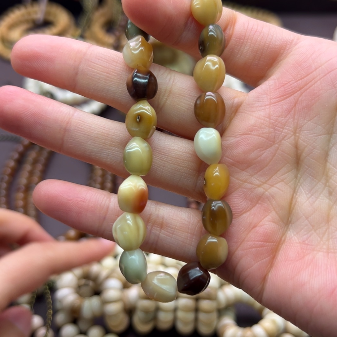 源***少龙脊菩提吊坠原籽