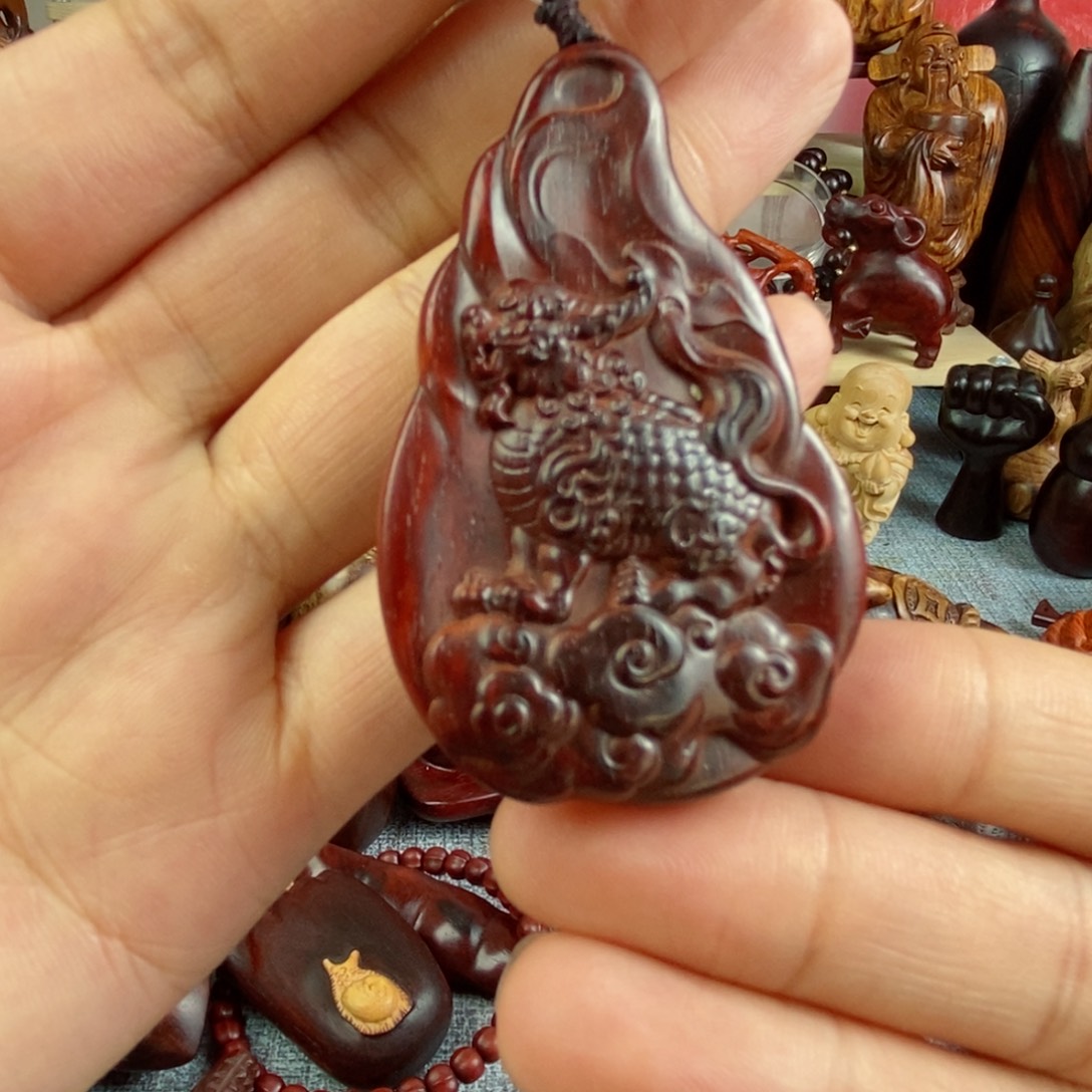 木小叶紫檀麒麟牌吊坠