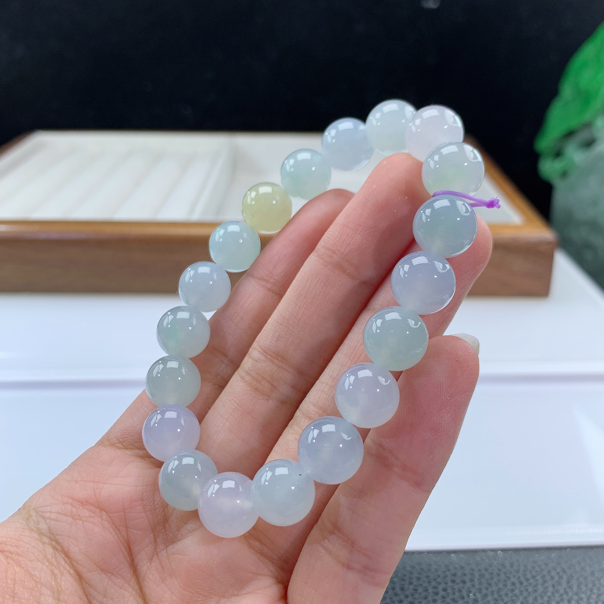 4.2-3-缅甸天然翡翠A货 女款马卡龙手串尺寸:10mm 19颗粒