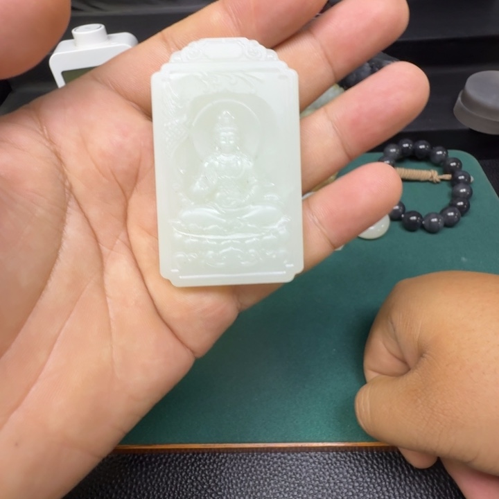 和田玉未镶嵌颈饰临*