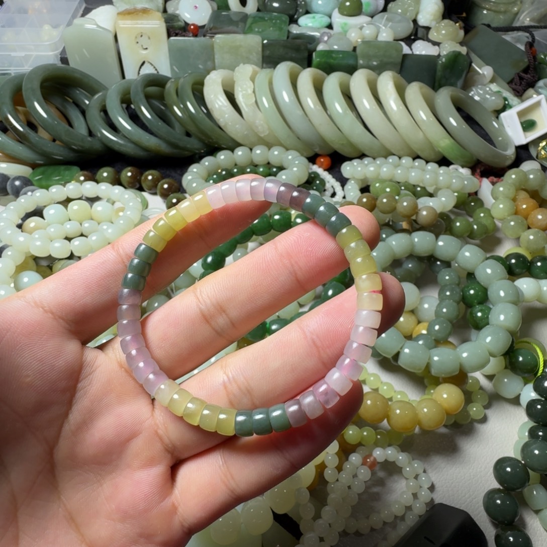 和田玉未镶嵌手串