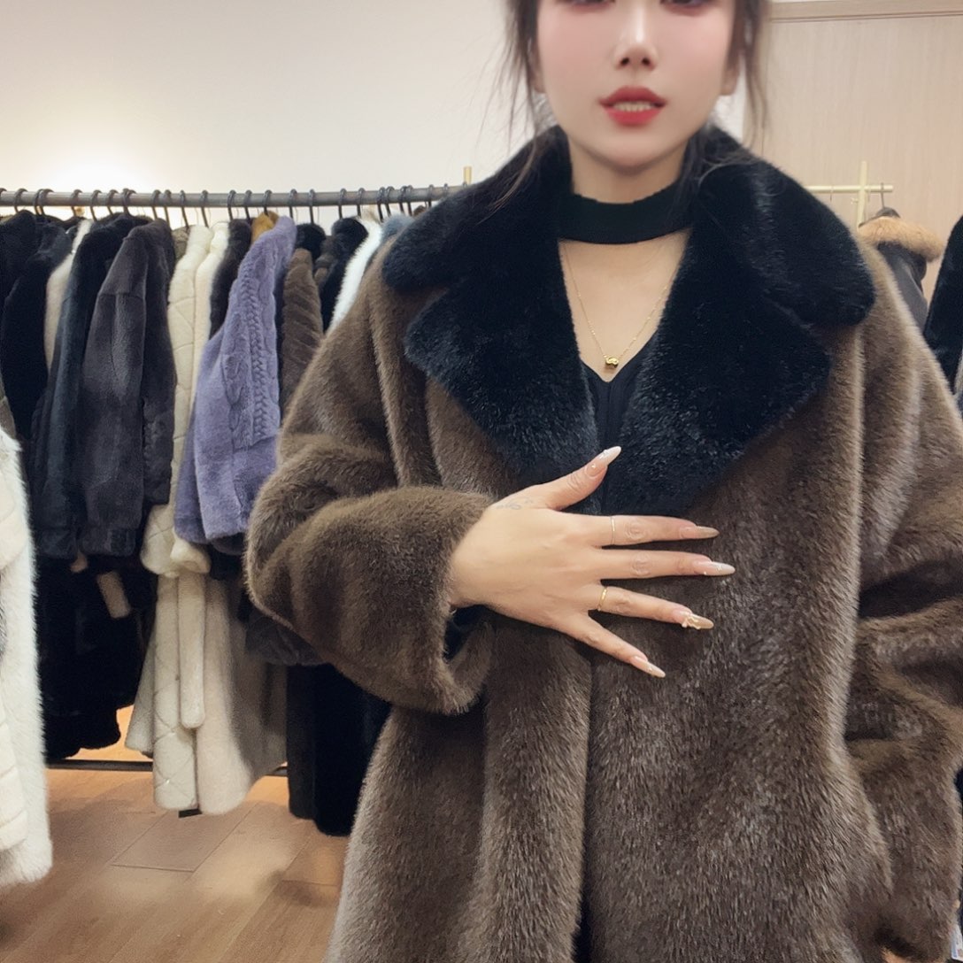 19号皮毛一体外套