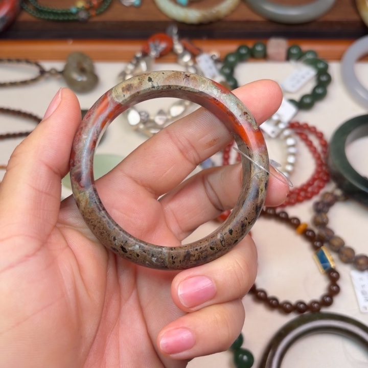 快***我南红玛瑙未镶嵌手镯