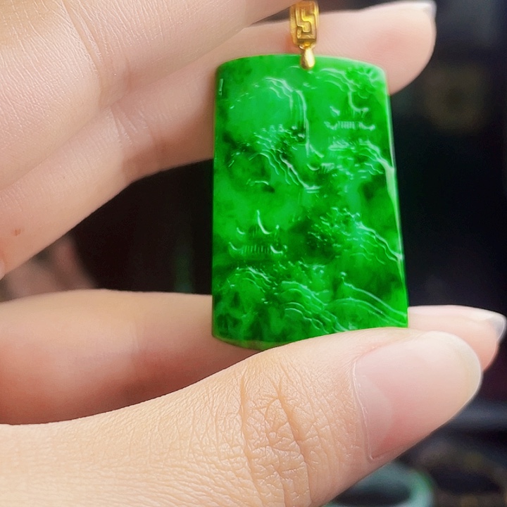 翡翠18K金镶嵌颈饰多样性