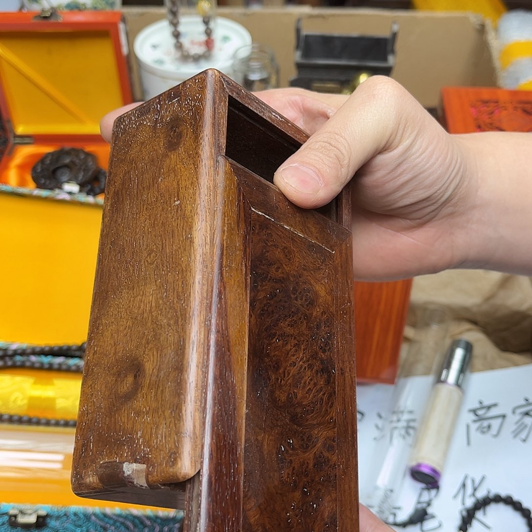大叶紫檀（黑酸枝木类）
