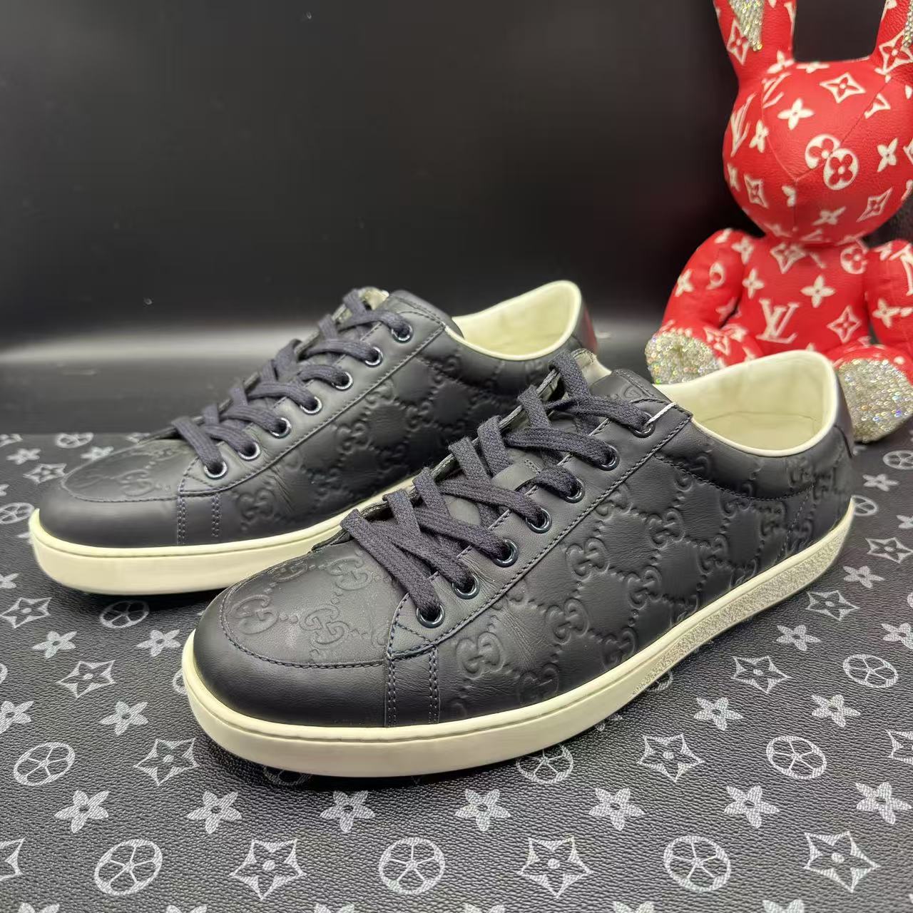95新 GUCCI/古驰 男士黑色双G压印休闲板鞋42.5欧码 ddm3469