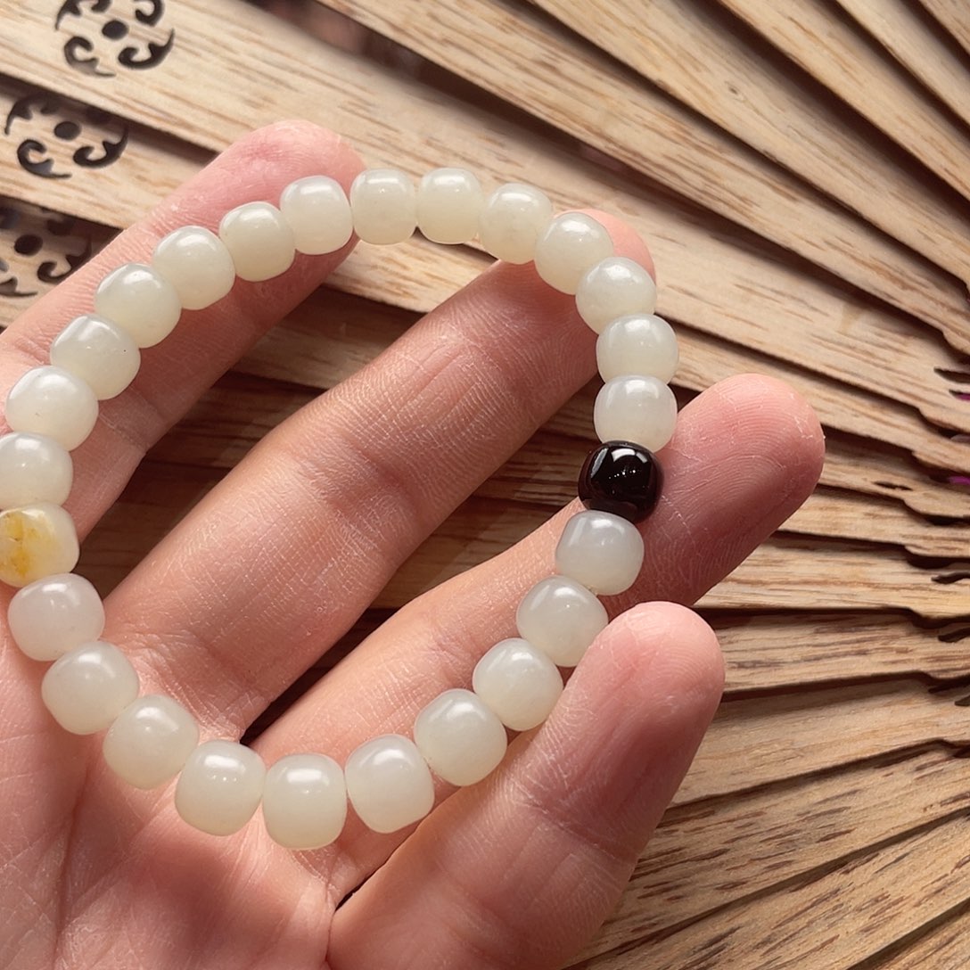 和田玉手串未镶嵌7.8老型